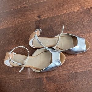 Kenneth Cole Reaction Metallic Ankle-Wrap Flat Sandal Size 7.5